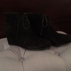 A super cute pair of Clark’s booties!